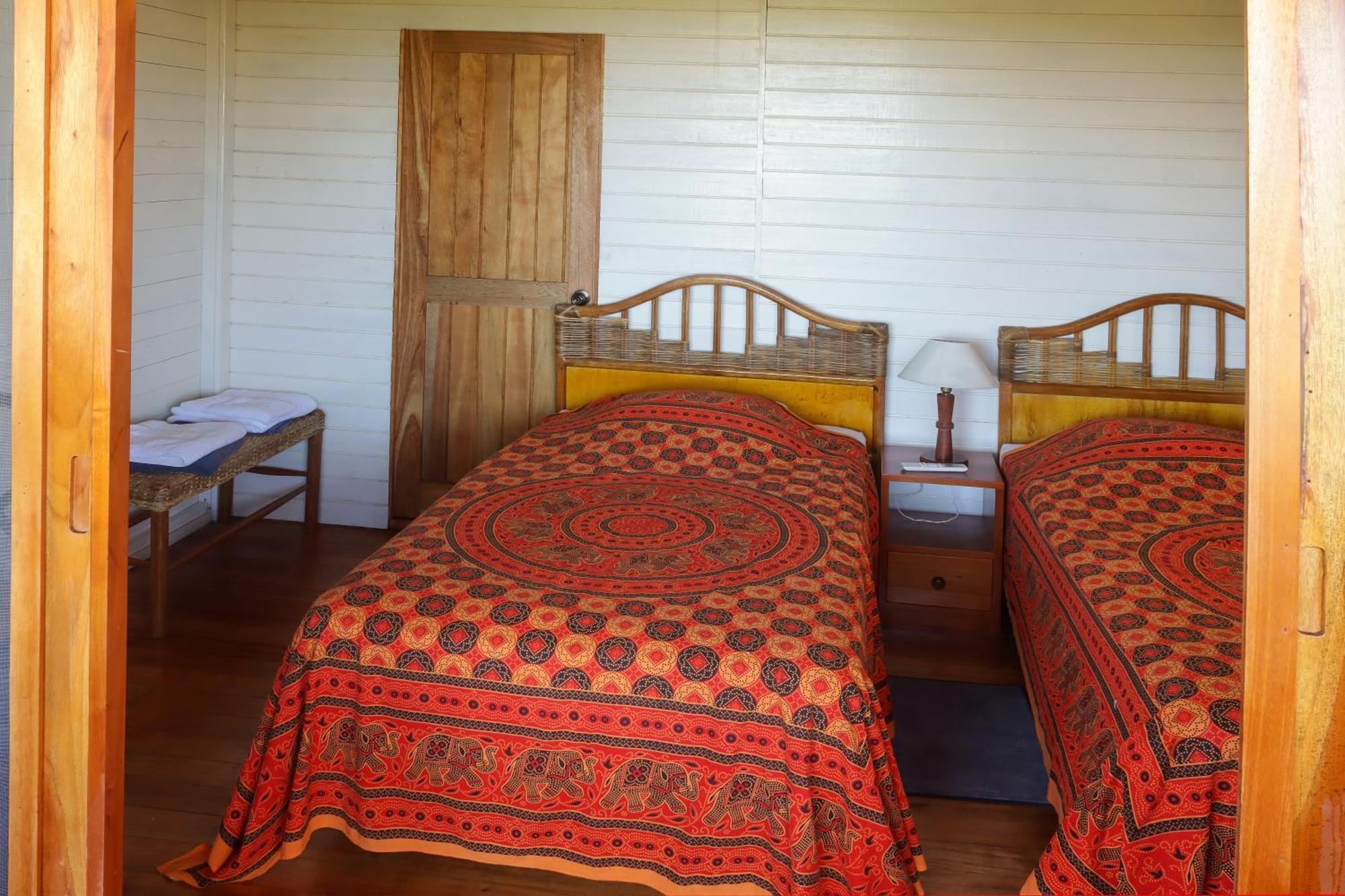 Galapagos Chalet ปูแอร์โตอาโยรา ภายนอก รูปภาพ