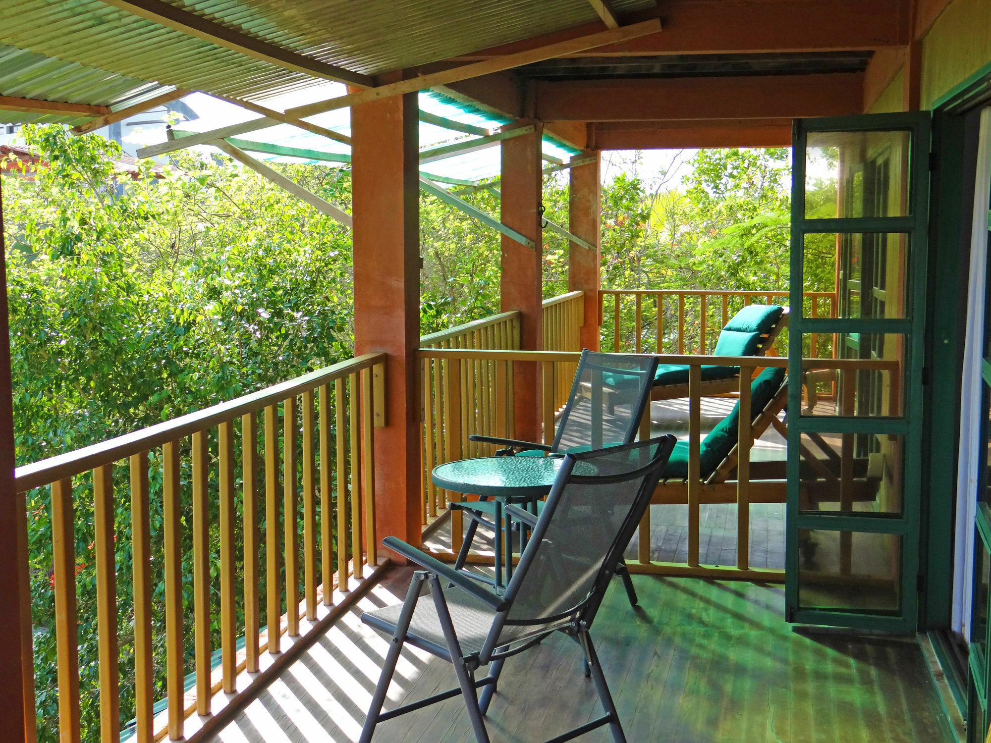 Galapagos Chalet ปูแอร์โตอาโยรา ภายนอก รูปภาพ